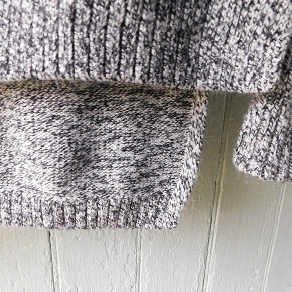 Ribbed High Low Sweater - Picture 6 of 11